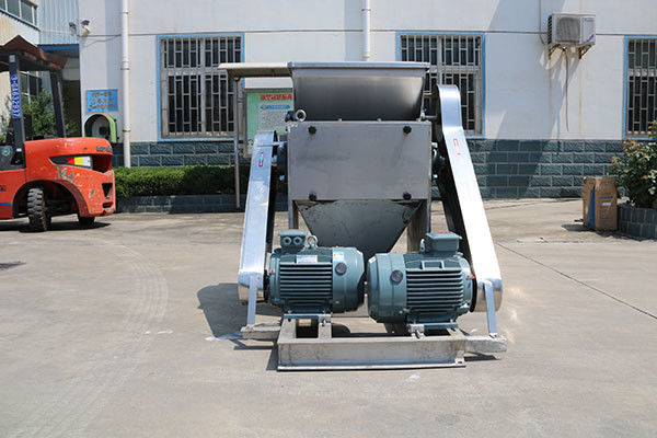 Máy nghiền urea làm bằng vật liệu thép không gỉ với mức tiêu thụ năng lượng thấp, dễ vận hành, bền và bền