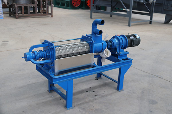 Thép cacbon Phân chuồng gia cầm rắn Bộ phân tách chất lỏng rắn 3t / H 7kw